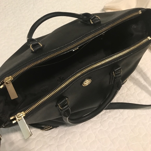 Tory Burch Robinson Handbag - Picture 3 of 8