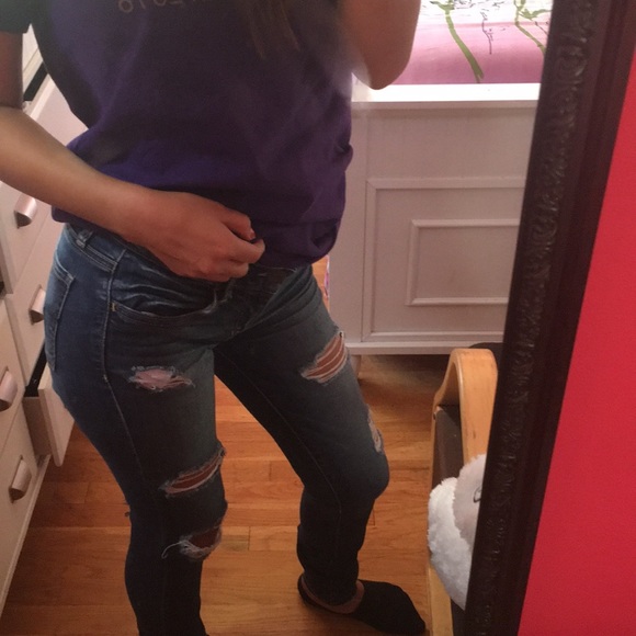 *SOLD* American Eagle Ripped Jeans - Picture 2 of 5