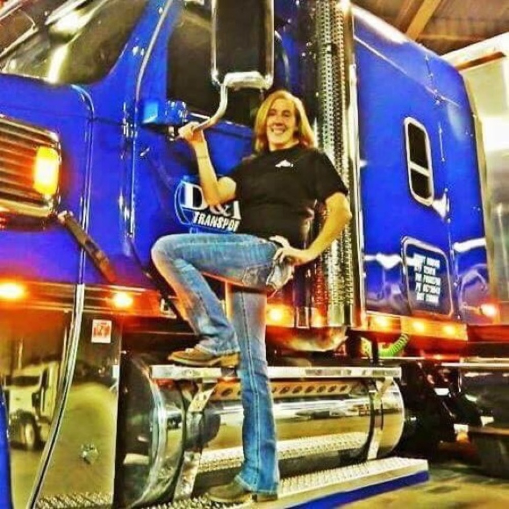 Meet your Posher, Shaina