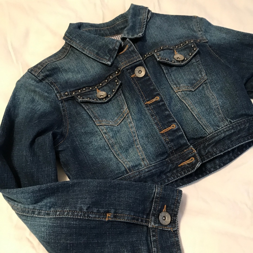 Cropped denim jacket