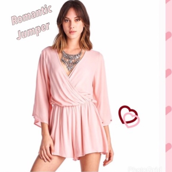 Last ONE Peach flirty romper kimono sleeve S NWT - Picture 2 of 3