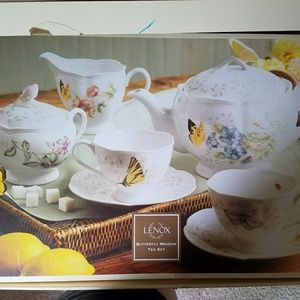 SOLD. brand new lenox tea set