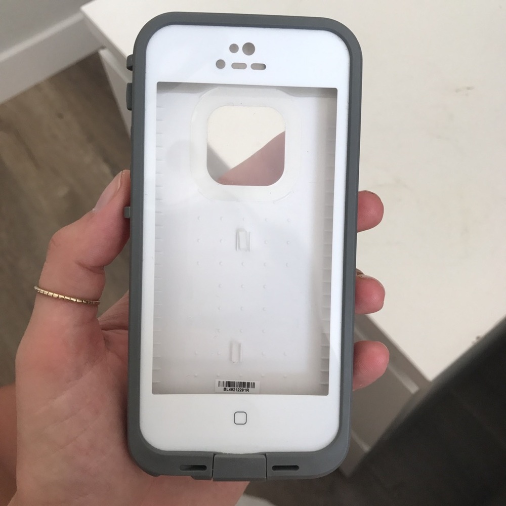 iPhone 5 Lifeproof Case