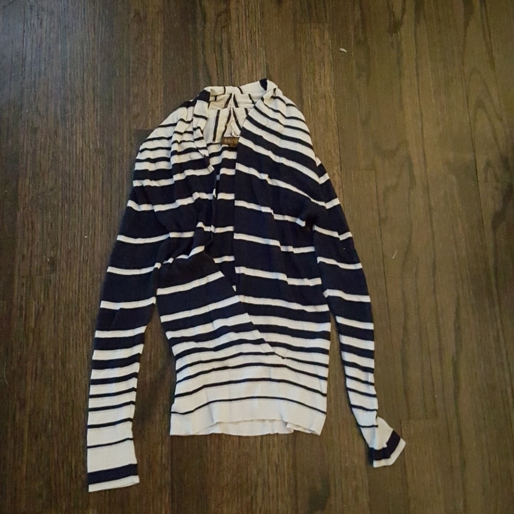 A blue and white stripped sweater kids 38