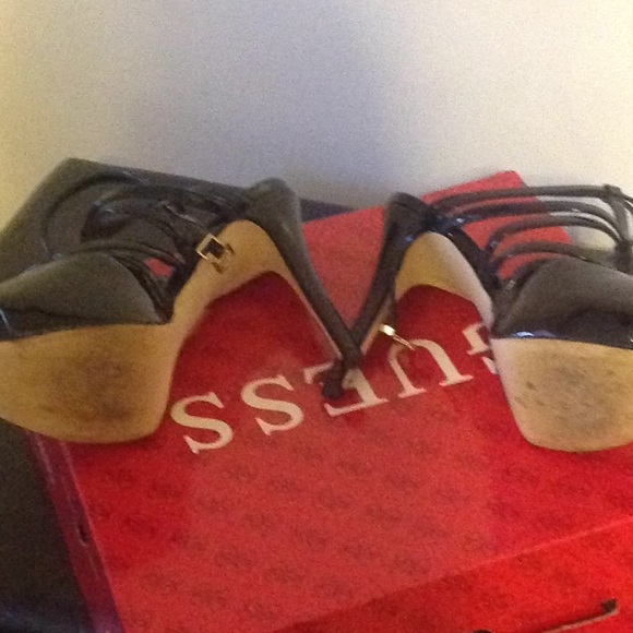 Guess Heels - Picture 5 of 5