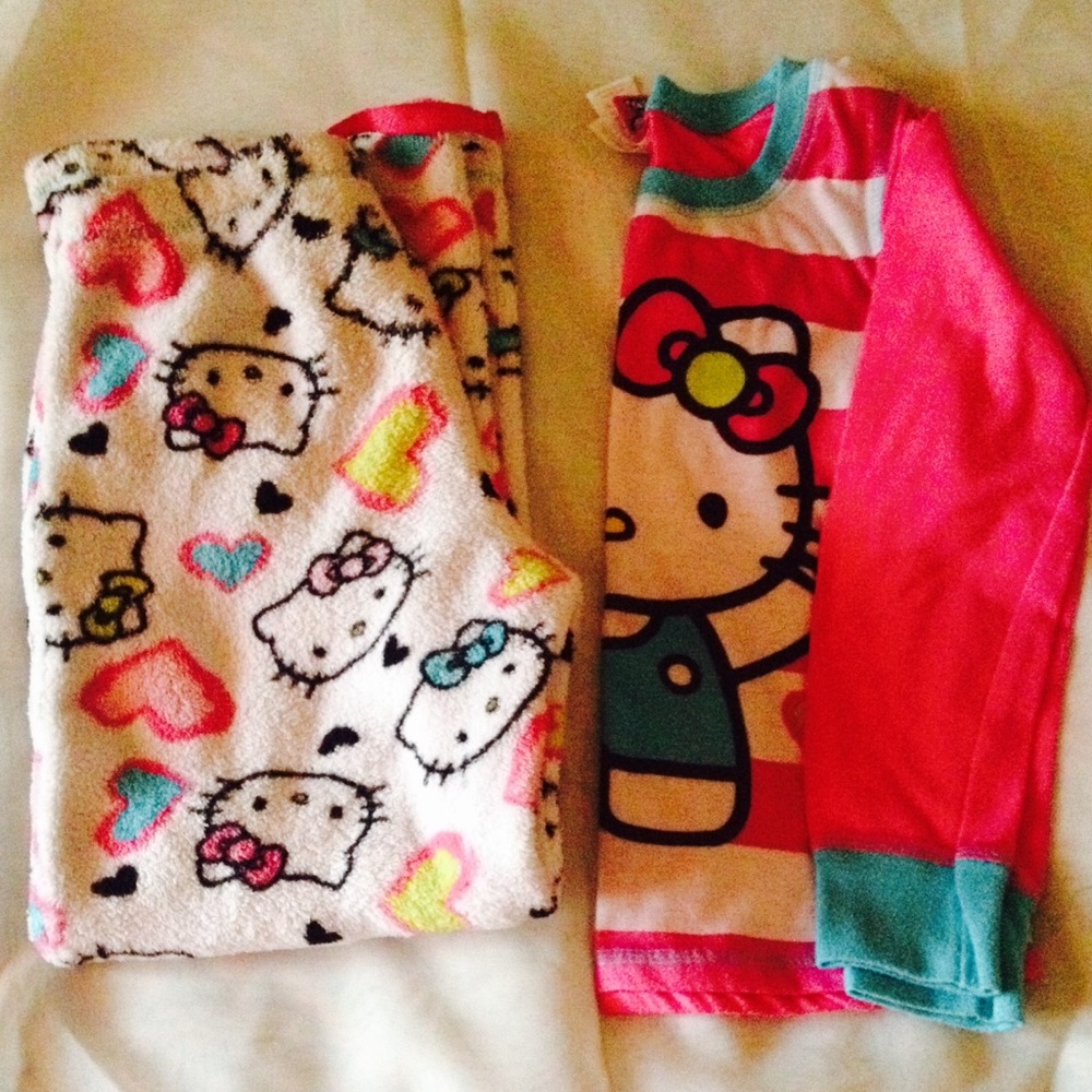 💖 2 bundle Pajamas Sets size 6 & 7 💖