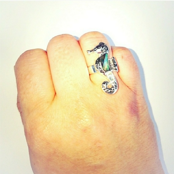 Filigree shell sea horse ring - Picture 3 of 3