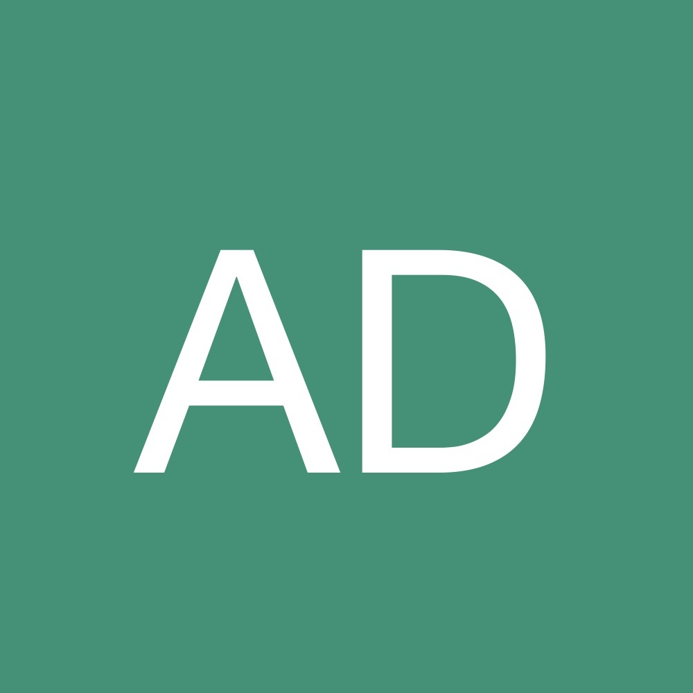 Meet your Posher, Adrienne