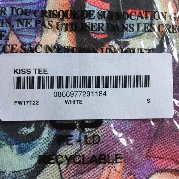 🔴🔴SOLD🔴🔴NWT Supreme FW17 kiss tee - Picture 2 of 6