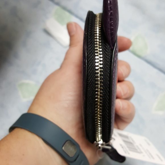 NWT Coach cheeky round coin case - Picture 4 of 6