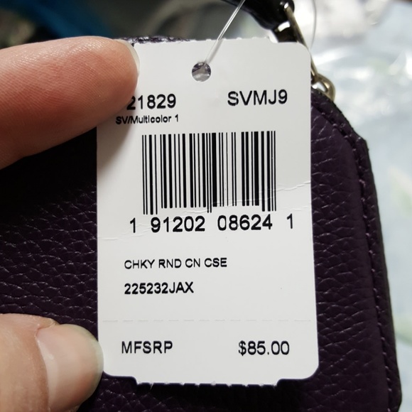 NWT Coach cheeky round coin case - Picture 6 of 6