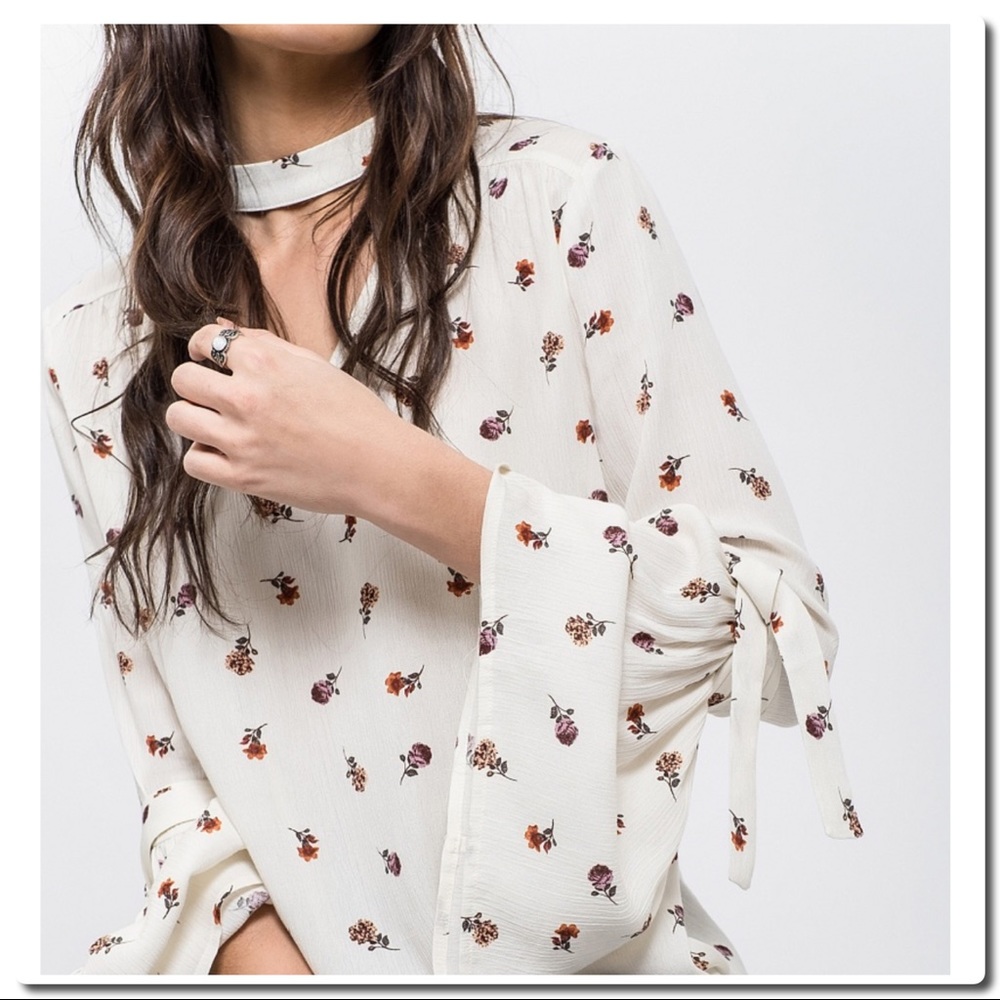 Haltered neck print Top - Picture 4 of 8