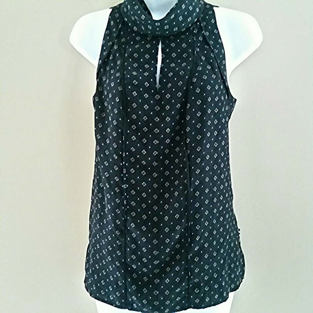 🌟HP! Stunning Nautica Keyhole Top