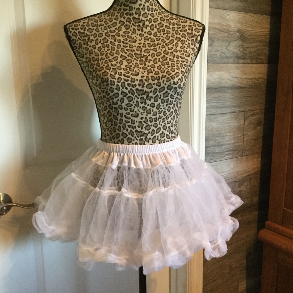 BeWicked White Tulle Petticoat - Picture 1 of 3