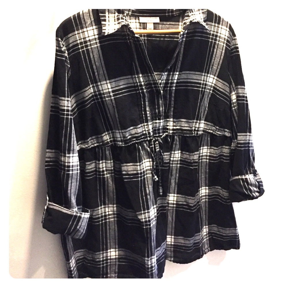 Plaid Maternity shirt