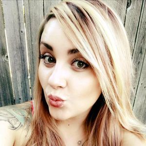 Meet your Posher, Schanae