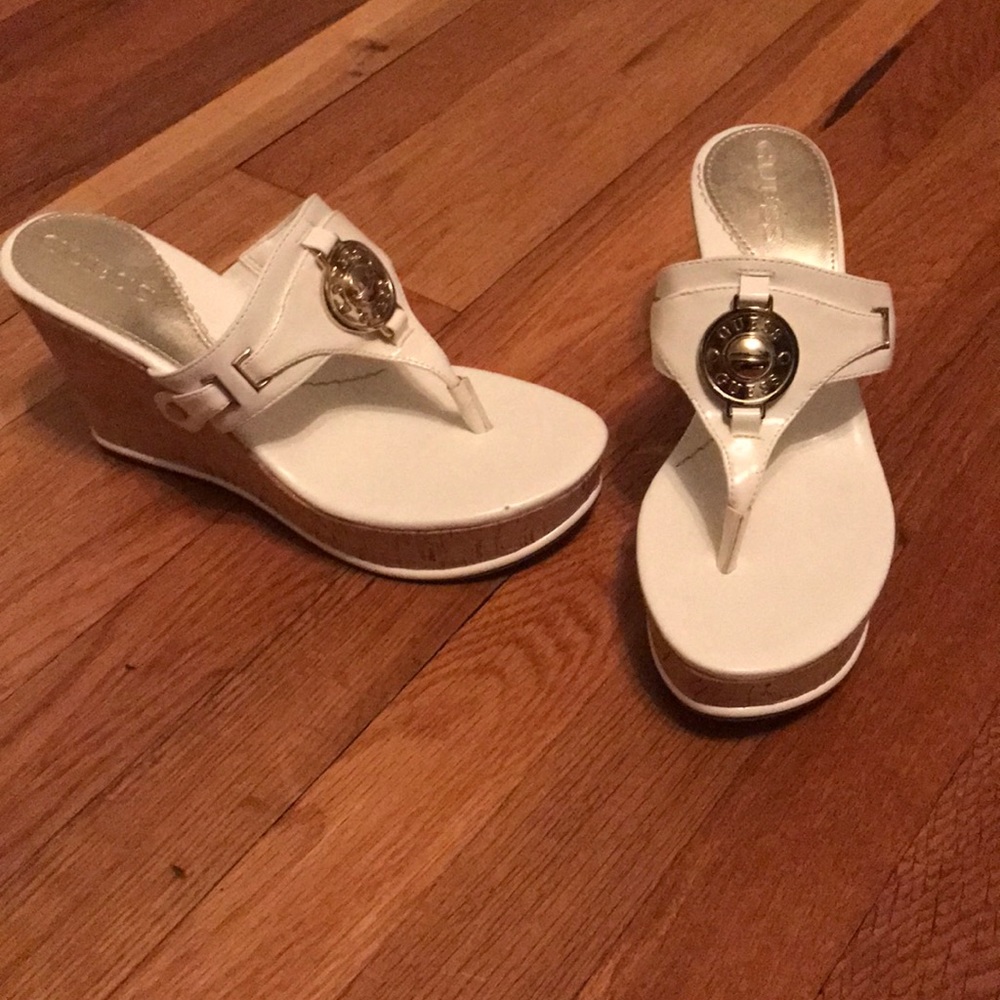 Guess white wedges