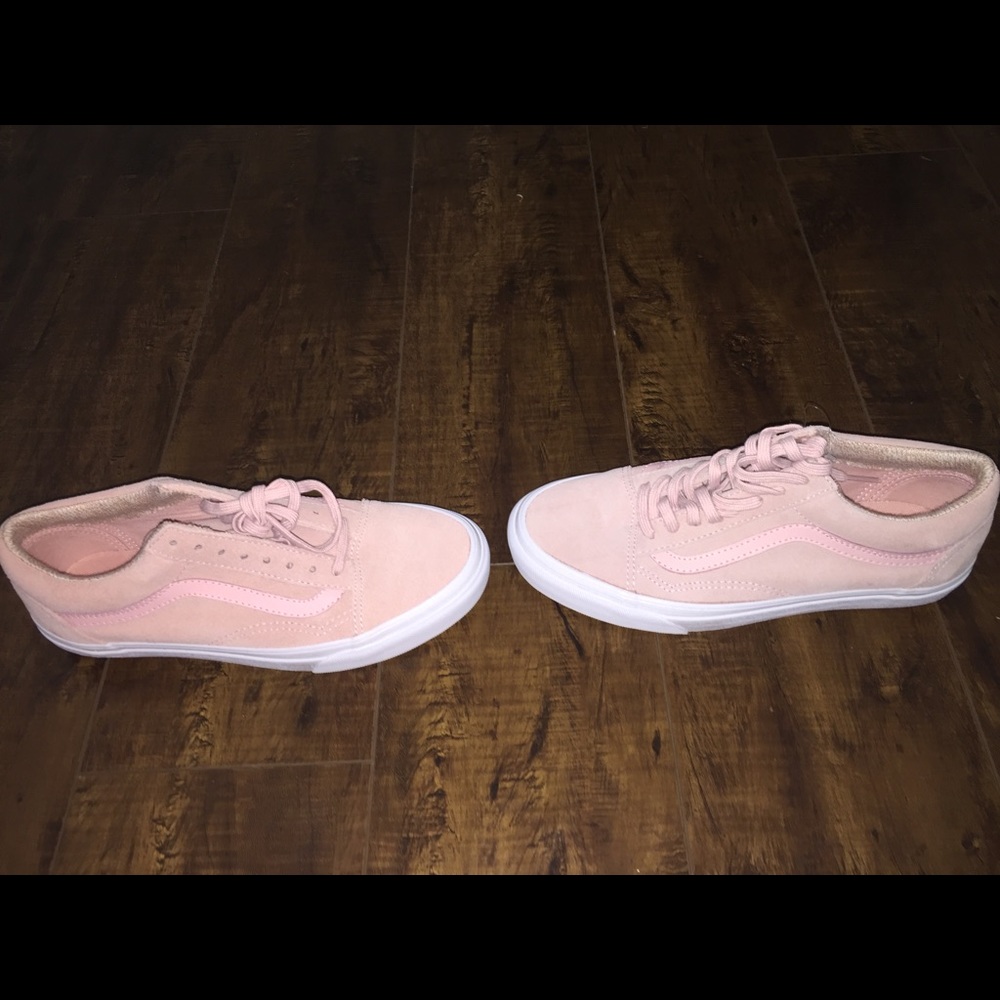 ***NEW*** Pink "Old Skool" Suede Vans - Picture 2 of 5