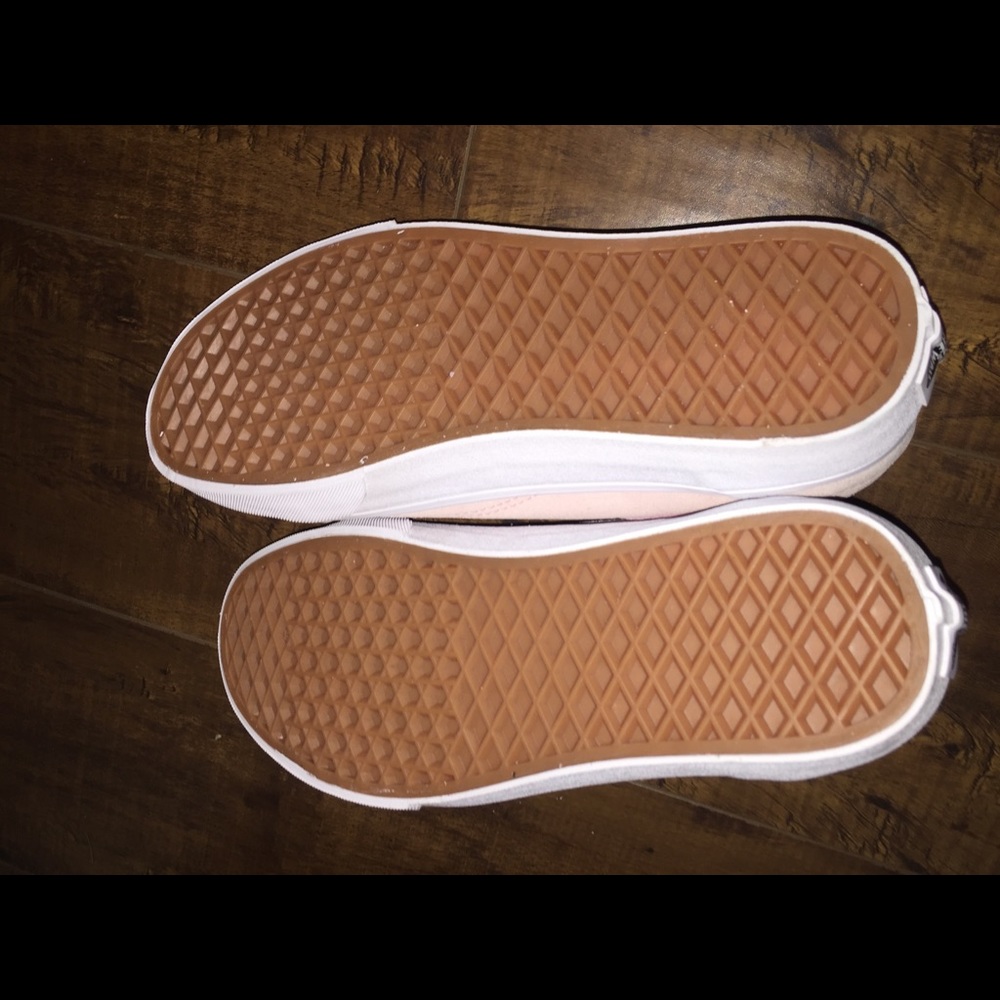 ***NEW*** Pink "Old Skool" Suede Vans - Picture 5 of 5