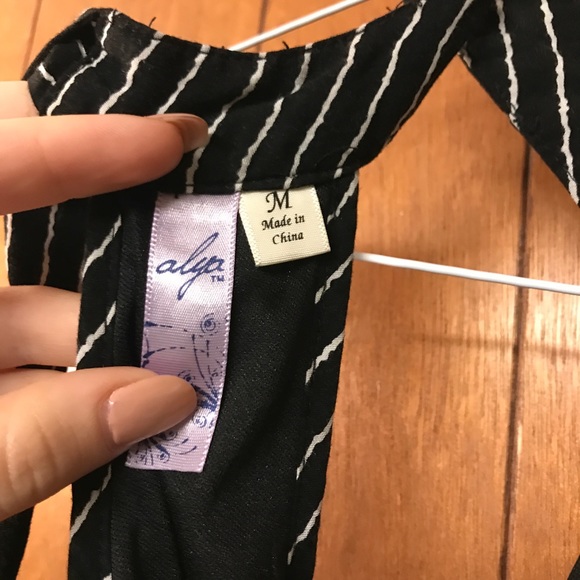 Francesca's Tie Neck Romper - Picture 3 of 3