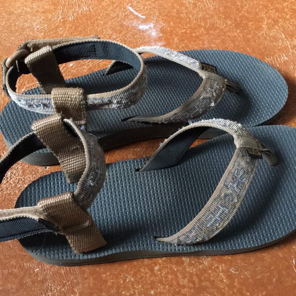 Teva adventure shoes size 8/8.5