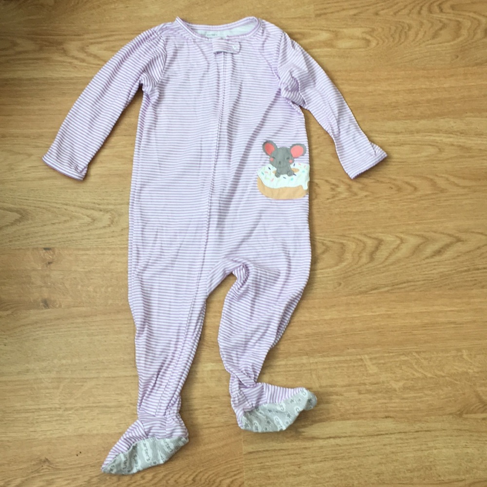 LAST CHANCE🐳Carter's striped donut footie pajamas