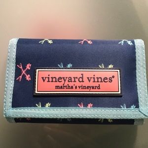 Discontinued unused vineyard vines wallet