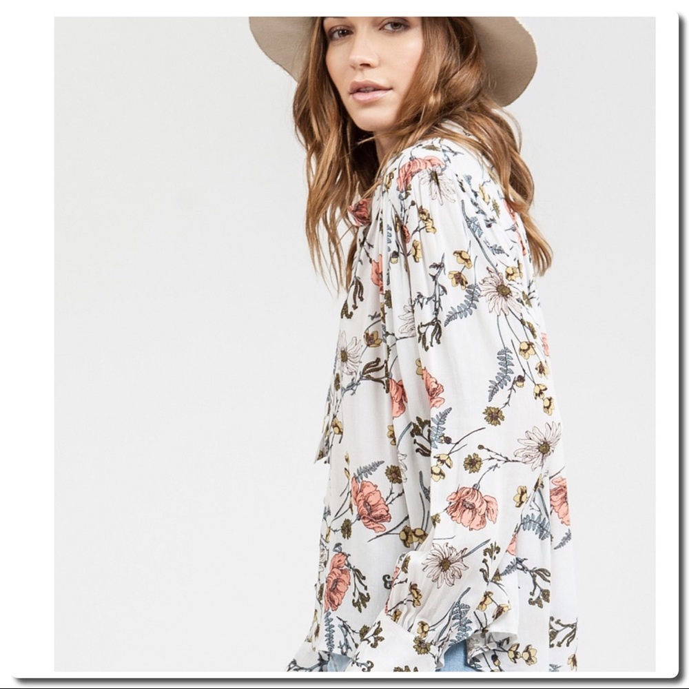 Floral  top with front tie and collar - Picture 4 of 6