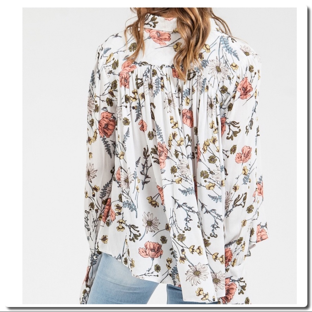 Floral  top with front tie and collar - Picture 6 of 6