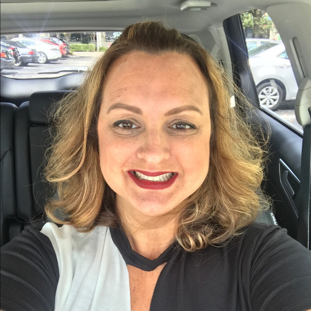 Meet your Posher, Vivian