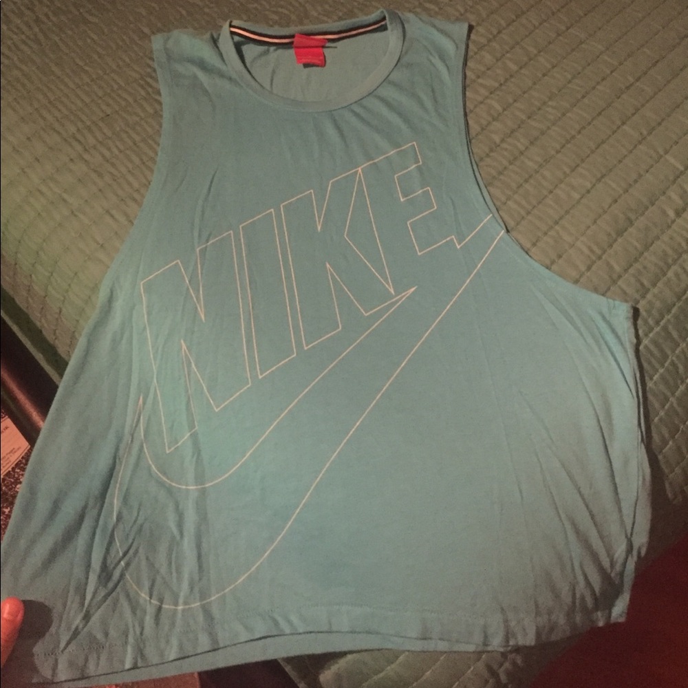 Super cute NIKE tank top!!