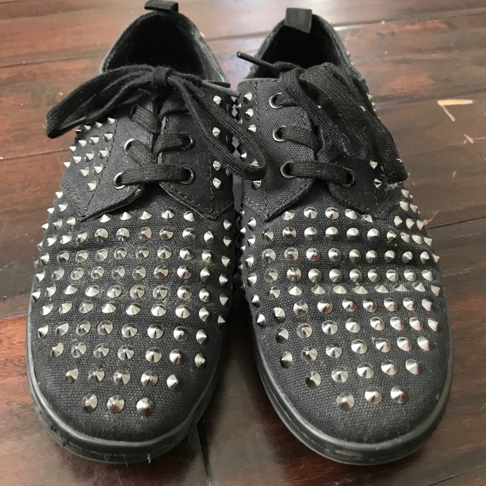 Dr. Martens Sneakers !!