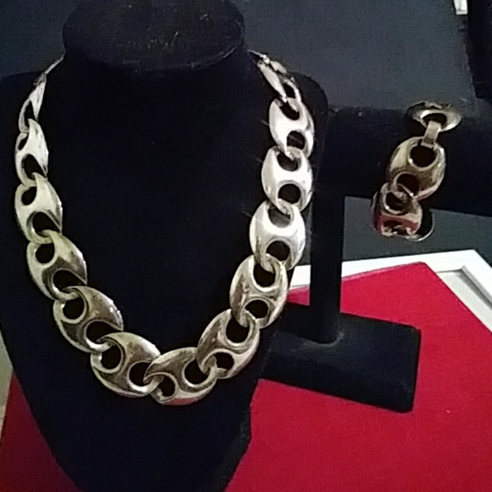 Silver necklace and bracelet set