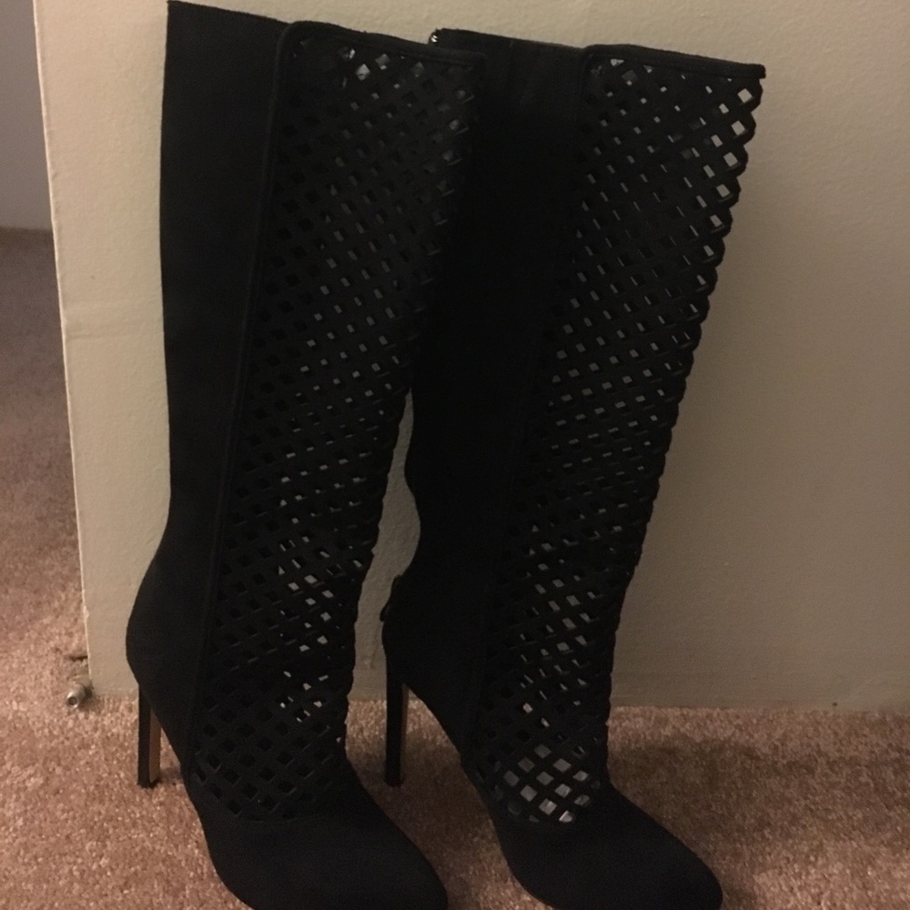 Boots - Picture 3 of 3