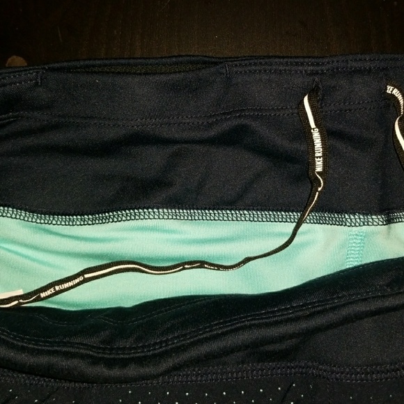 Nike 2-in1 Perforated Navy Short - Picture 3 of 5