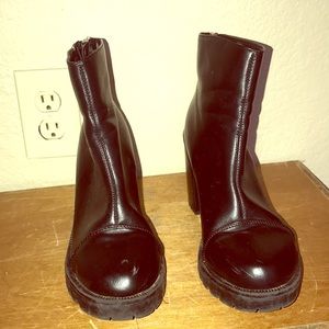 Super cute black ankle booties