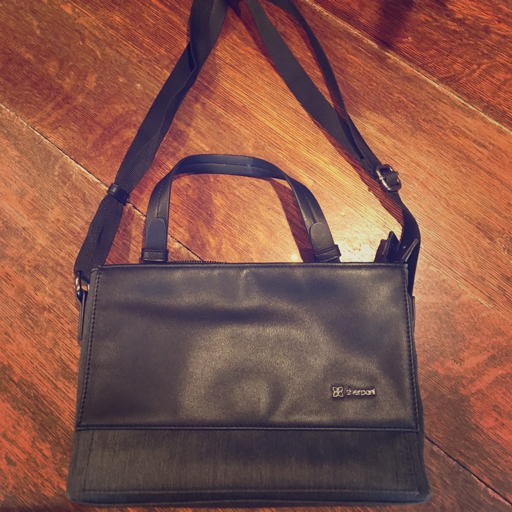 Sherpani Purse