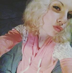 Meet your Posher, Paige