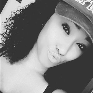 Meet your Posher, Shayla