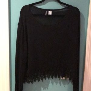 Lightweight knit embroidered detail top