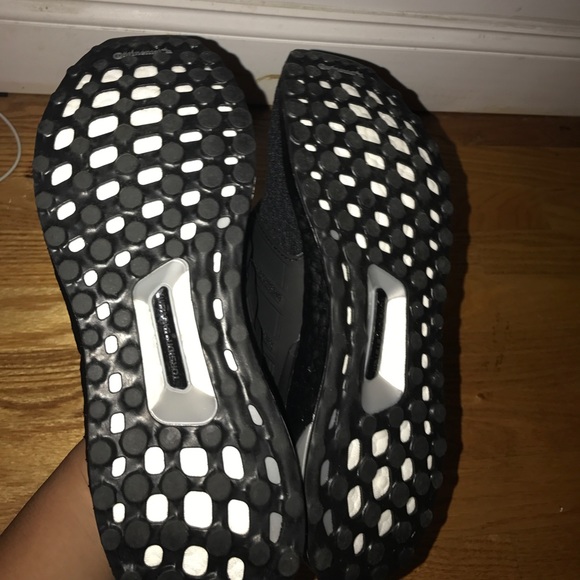 Ultraboost 3.0 Tripple Black 2.0 - Picture 3 of 6