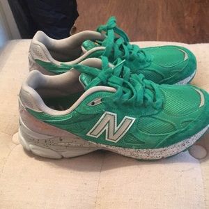 Green New Balance Tennis Shoes