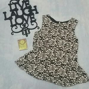 Black and white flowered XL Cato blouse