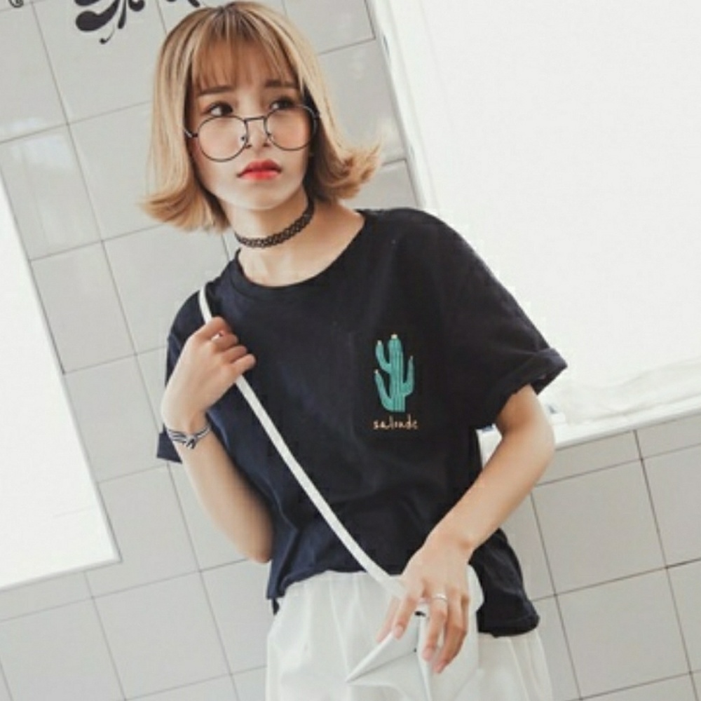 Black cactus tee