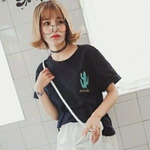 Black cactus tee