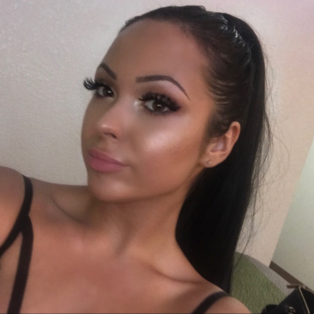 Meet your Posher, Brenna