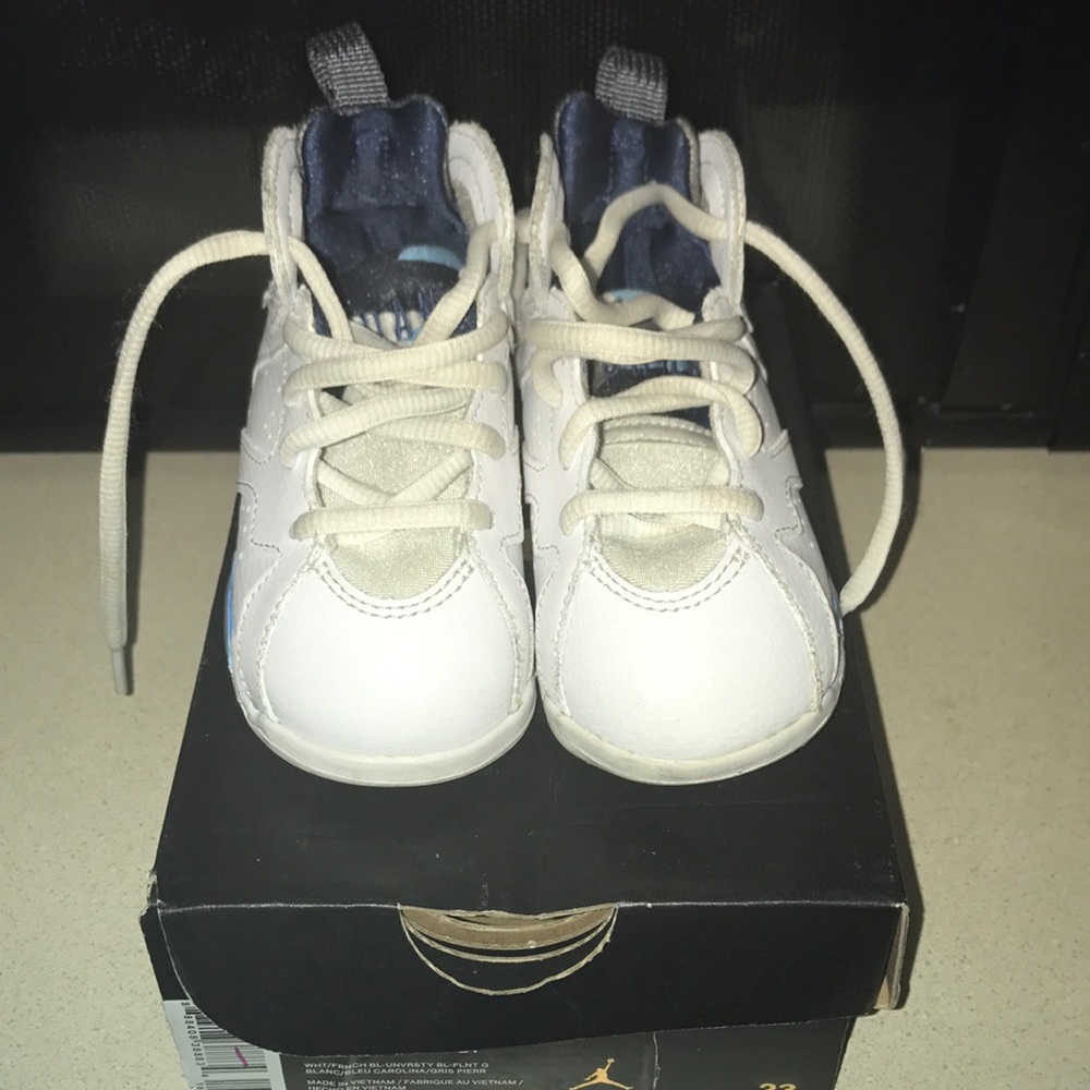 KIDS SNEAKERS