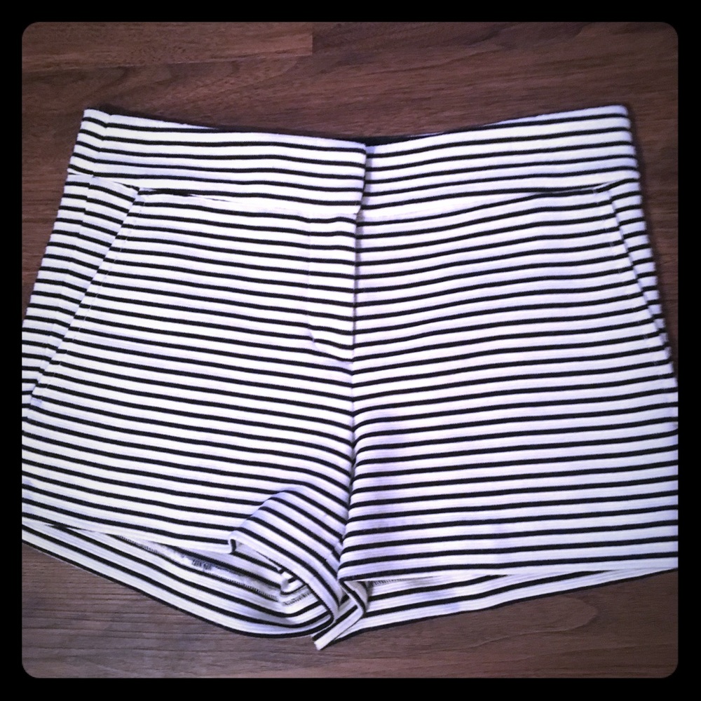 BCBG Striped Shorts Sz. 0 - like new!