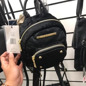 Mini bagpack ninewest