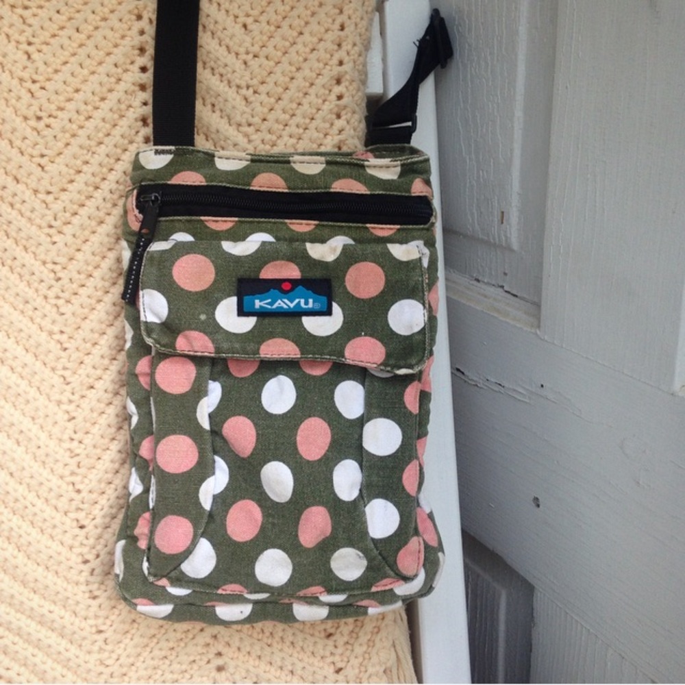 Kavu Keeper Purse Adjustable Strap Polka Dot